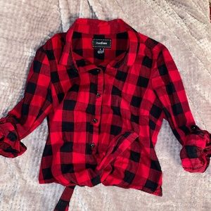 Cropped flannel with three quarter length sleeves
